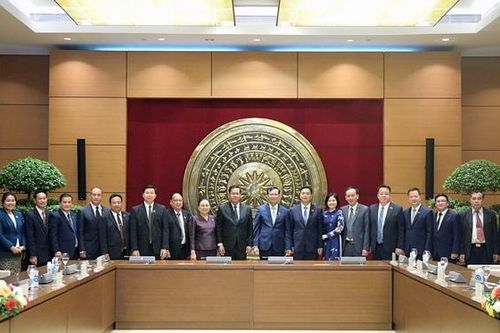 Tăng cường trao đổi kinh nghiệm hoạt động của Ủy ban Quốc phòng và An ninh hai nước Việt Nam - Lào