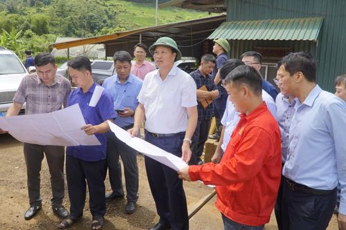 Phó Chủ tịch UBND tỉnh Hoàng Văn Thạch kiểm tra hoạt động khai thác khoáng sản tại Thành phố và huyện Nguyên Bình