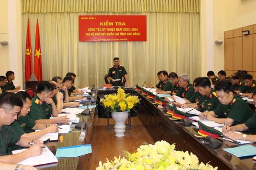 Đoàn công tác Quân khu 1 kiểm tra toàn diện công tác kỹ thuật tại tỉnh