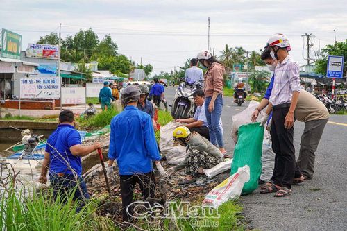 Cùng làm đẹp làng quê