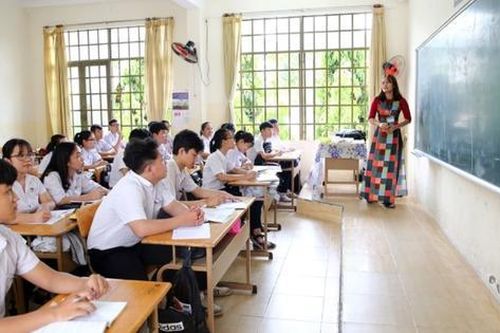 Giáo viên dạy tiếng nước ngoài THPT sẽ phải có năng lực ngoại ngữ bậc 5 trở lên