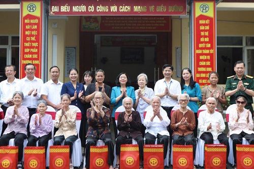 Triển khai các chính sách hỗ trợ đặc thù đối với người có công với cách mạng và thân nhân