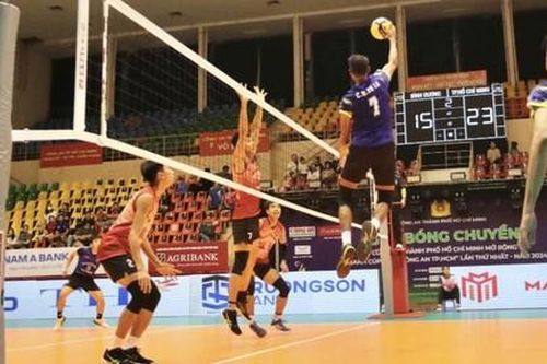 Khi các 'chàng khủng long' bật cao