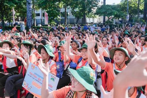 Gần 200 thiếu nhi Việt Nam - Lào - Campuchia tham gia liên hoan 'Vòng tay bạn bè'