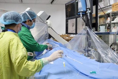 Bệnh viện Hữu nghị đa khoa Nghệ An can thiệp nút coil túi phình thành công cho bệnh nhân bị phình động mạch não