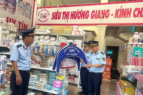 Tự ý đặt tên biển hiệu 'siêu thị' để hút khách, cơ sở kinh doanh bị phạt 7,5 triệu đồng