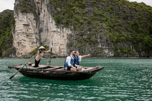 Ai đưa tỷ phú Ấn Độ và 4.500 nhân viên du lịch Việt Nam?