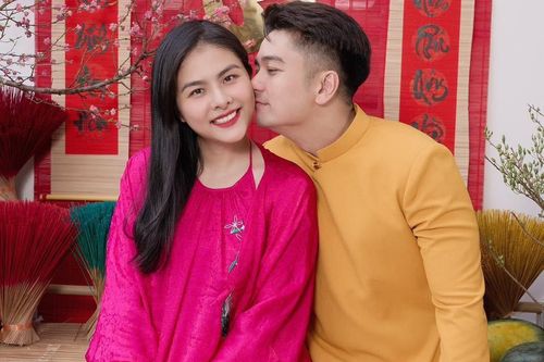 Vân Trang mang thai con thứ 4