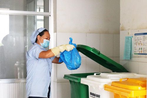 Xử lý chất thải trong hoạt động y tế: cần một giải pháp đồng bộ