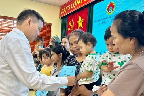 Hỗ trợ vốn sinh kế cho nhiều gia đình có trẻ em hoàn cảnh khó khăn
