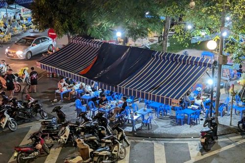 Yêu cầu xử lý nghiêm 'thiên đường ăn nhậu' quanh trụ sở UBND phường Tây Mỗ