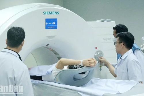 Vận hành kỹ thuật chẩn đoán, theo dõi điều trị bệnh ung thư, thần kinh và tim mạch