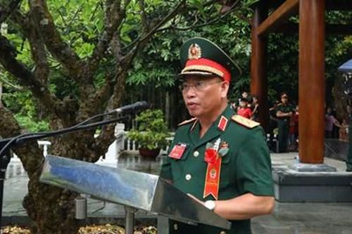 Tổng cục II báo công dâng Bác