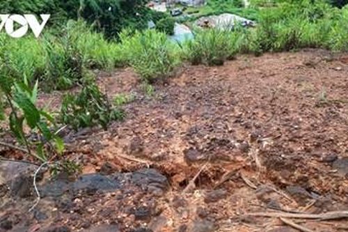 Nguy cơ sạt lở lớn, tạm thời dừng lưu thông qua khu vực dốc Đỏ, huyện Tuần Giáo (Điện Biên)