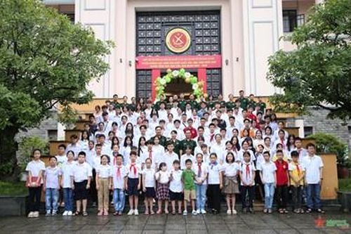 Tổng cục Hậu cần tuyên dương 185 học sinh tiêu biểu xuất sắc, vượt khó