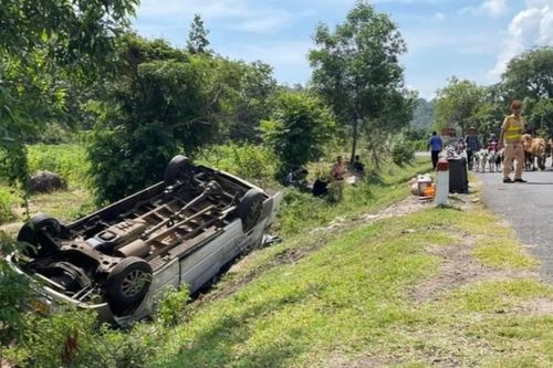 Gia Lai: Lật xe khách trên QL 25, một người tử vong