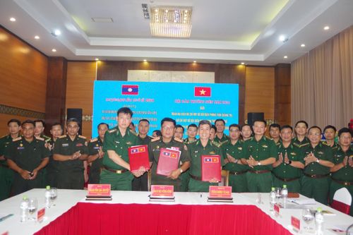 Tăng cường công tác phối hợp quản lý, bảo vệ biên giới Việt Nam - Lào