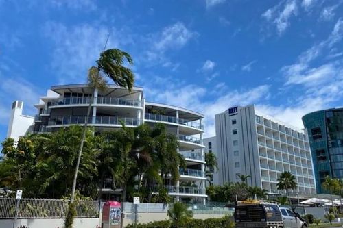 Phi công lái máy bay đâm vào khách sạn Úc chưa được cấp phép, tiệc tùng vào đêm xảy ra tai nạn