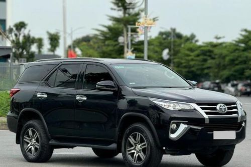 Giá xe Toyota Fortuner lăn bánh tháng 8/2024: Giảm sâu tương đương Hyundai Santa Fe