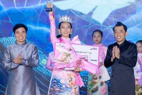 Mẫu nhí Huỳnh Tiểu My đoạt quán quân Đại sứ áo dài bản sắc Việt Nam 2024