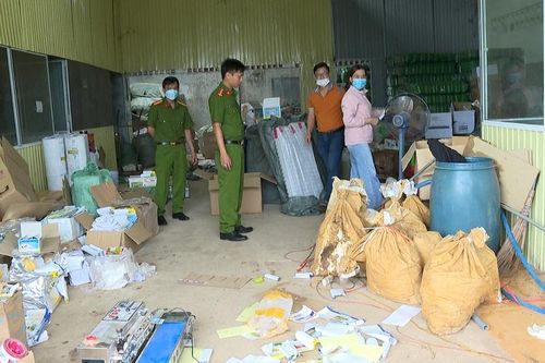 Gia Lai: Phát hiện nhiều xưởng sản xuất và tiêu thụ thuốc diệt cỏ giả quy mô lớn