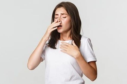 Biết 5 điều này dù ở nơi đông người cũng đừng cố nhịn hắt hơi