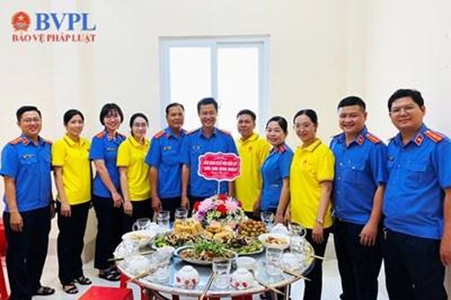 'Bữa cơm Công đoàn' gắn kết tình đoàn viên tại VKSND TP Châu Đốc