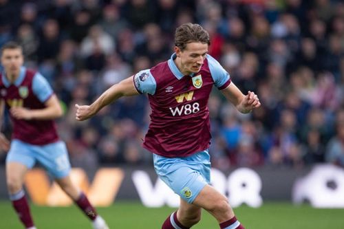 Sander Berge bỏ đá ở Burnley , ngày tới MU đã đến gần