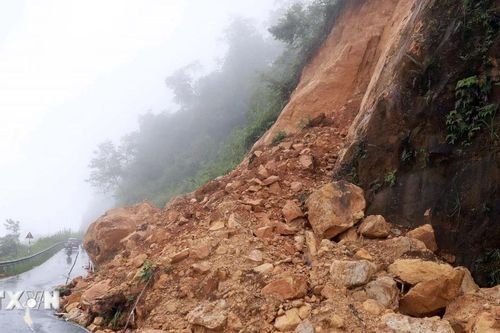 Mưa lớn gây sạt lở trên nhiều cung đường tại Lai Châu, Lào Cai, Yên Bái