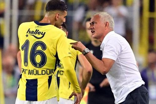 Đội bóng của Mourinho bị loại khỏi Cúp C1