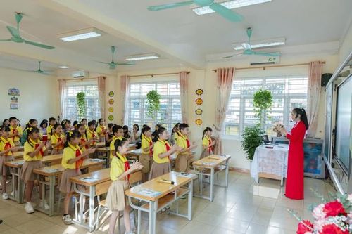 Quảng Ninh: Thiếu gần 2.300 giáo viên các cấp học