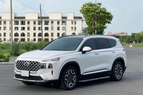 Lăn bánh 3 năm, Hyundai Santa Fe chạy lướt rao bán lại với giá ngỡ ngàng