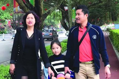 Cựu danh thủ Hồng Sơn hé lộ chuyện gia đình: Người có quyền lực nhất trong nhà là bà xã