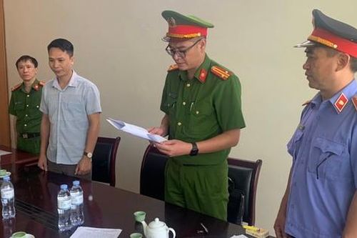 Một Phó hiệu trưởng ở Thanh Hóa bị khởi tố