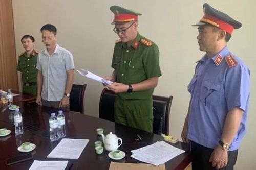 Phó Hiệu trưởng lập khống danh sách giáo viên dạy lái xe