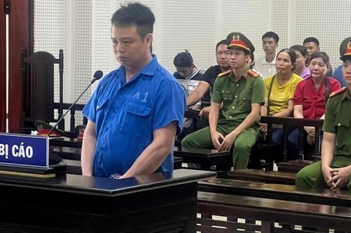 Chồng sát hại vợ khi chứng kiến 'ả nghỉ với nhân tình'