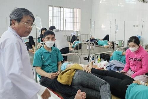 Hơn 200 công nhân ngộ độc ở Vĩnh Long: Bộ Y tế vào cuộc