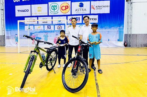 Tiếp sức tình yêu bóng đá