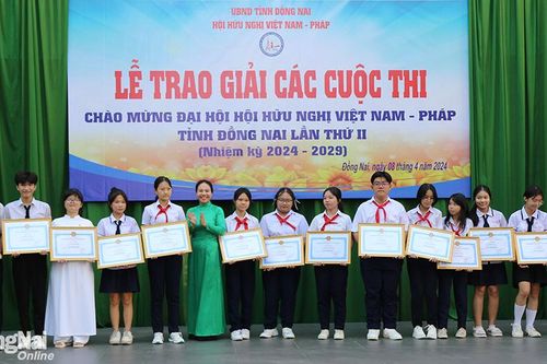Cầu nối ngoại giao nhân dân