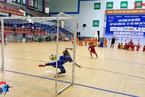 Loạt sút penalty cân não giữa U.11 Biên Hòa và U.11 Cẩm Mỹ