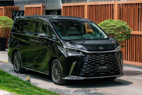 Lexus LM 2024 giá 8,71 tỷ đồng