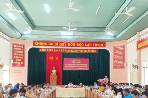 Lãnh đạo huyện Ia Pa đối thoại với Nhân dân