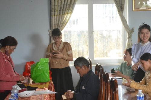 Dự án đường hành lang kinh tế phía Đông tỉnh Gia Lai: 7 hộ dân huyện Chư Păh đã nhận tiền bồi thường