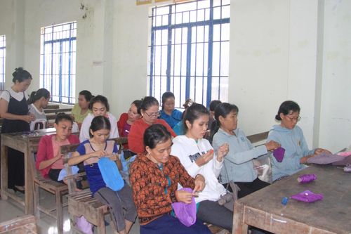 Các cấp Hội Phụ nữ thị xã Ninh Hòa: : Hỗ trợ dạy nghề, tạo việc làm cho phụ nữ khuyết tật