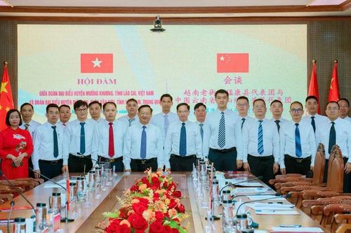 Hội đàm giữa Đoàn đại biểu huyện Mường Khương (Lào Cai, Việt Nam) với Đoàn đại biểu huyện Mã Quan (Vân Nam, Trung Quốc)