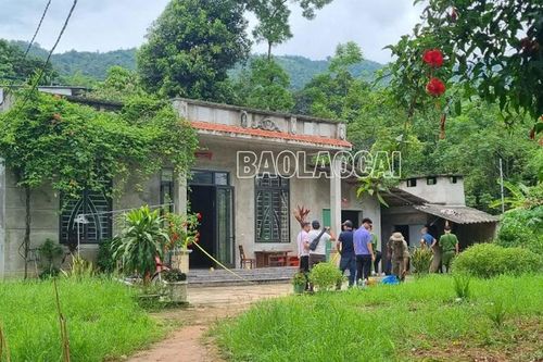 Bát Xát: Người đàn ông chém vợ bị thương rồi bỏ trốn