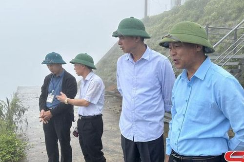 Đồng chí Phó Chủ tịch UBND tỉnh kiểm tra khắc phục sạt lở tại huyện Bắc Yên
