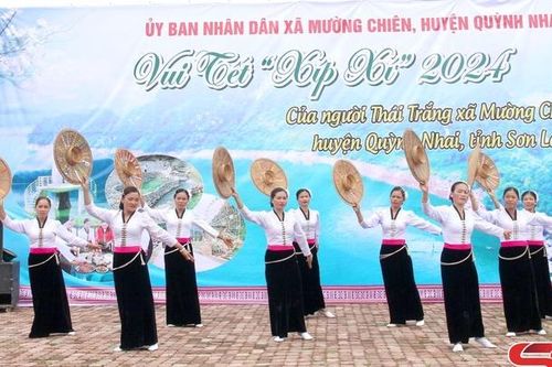 Rộn ràng Tết xíp xí của đồng bào Thái trắng Mường Chiên