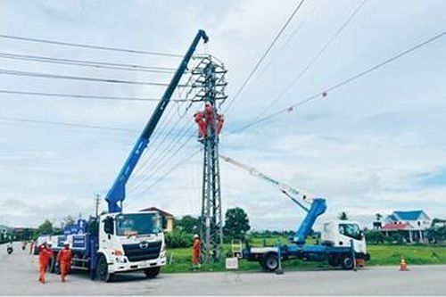 Điện lực Thừa Thiên Huế: Triển khai các giải pháp ứng phó trong mùa mưa bão