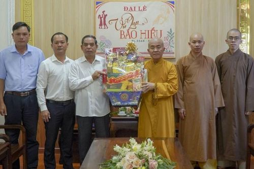 Đắk Nông: Lãnh đạo các cơ quan chúc mừng mùa Vu lan - Báo hiếu Phật lịch 2568